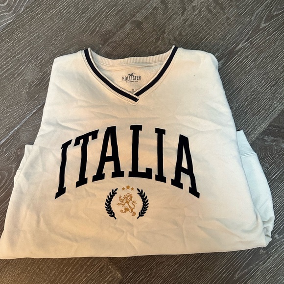 Hollister Crewneck - Picture 5 of 6